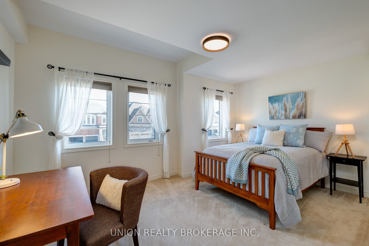 23 Manor Forest Rd