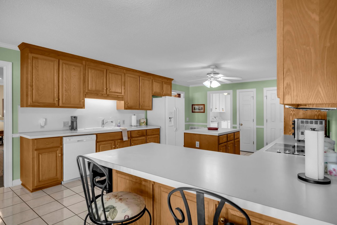 824 N Forest Hills School Rd