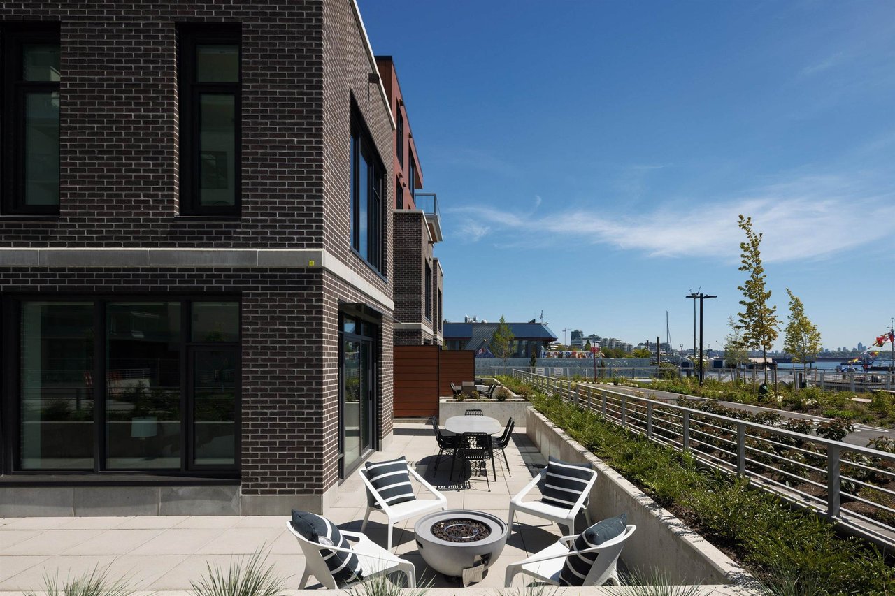 TH112-755 Harbourside Drive