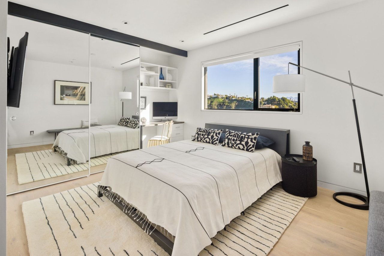 1208 Linda Flora Dr