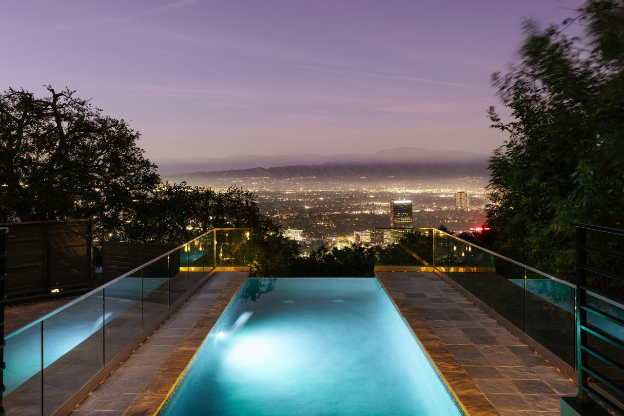 7825 Torreyson Dr, Hollywood Hills