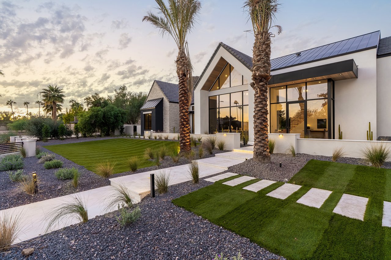 6230 E HILLCREST Boulevard