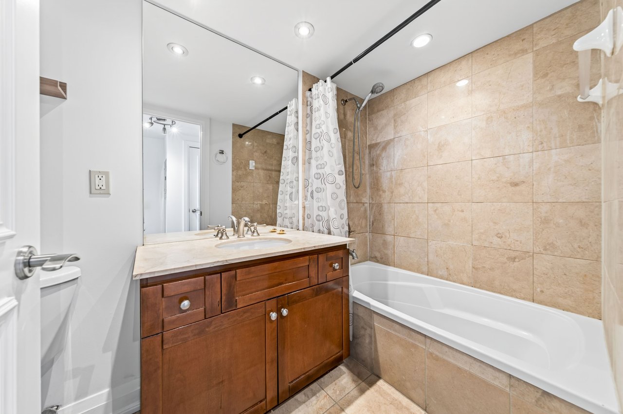 2737 Keele St 312