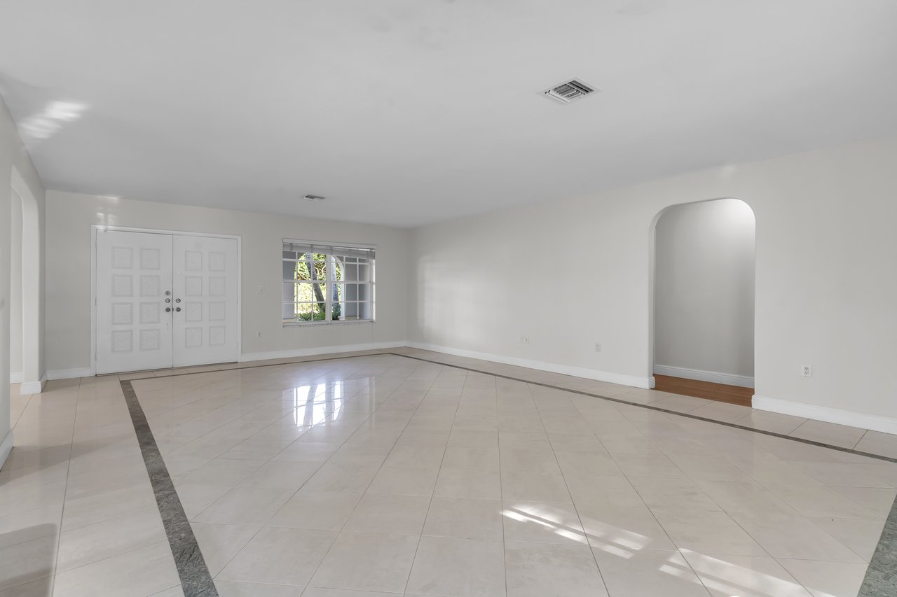 New Rental Opportunity in North Pinecrest