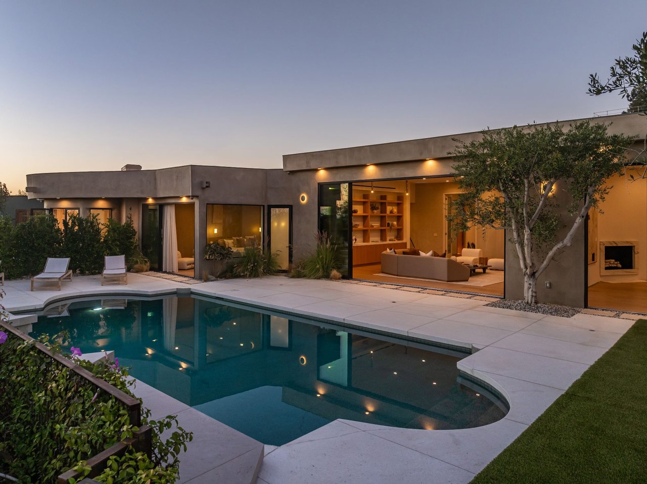 1705 Carla Ridge, Beverly Hills