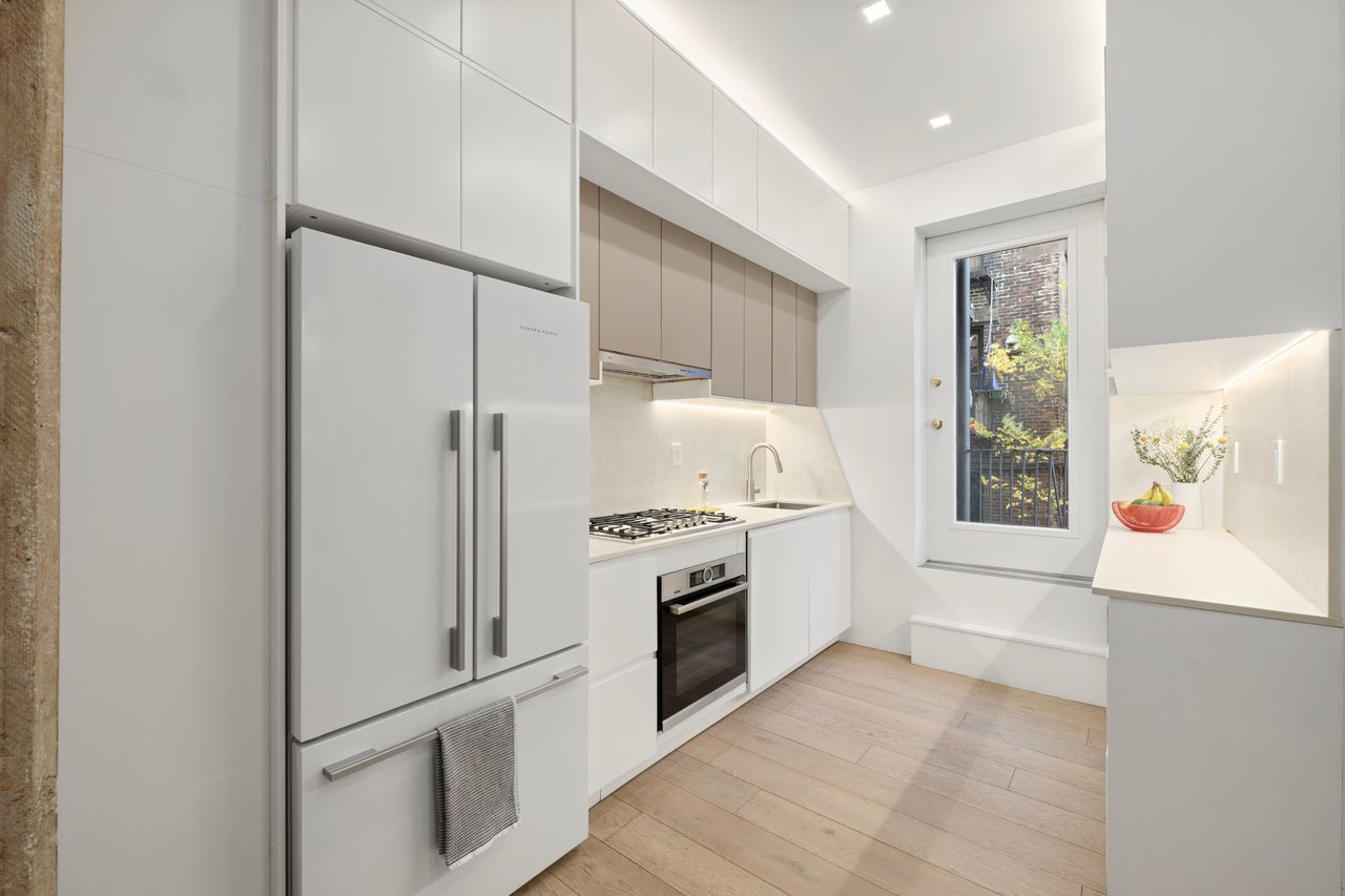 759 President St 1E
