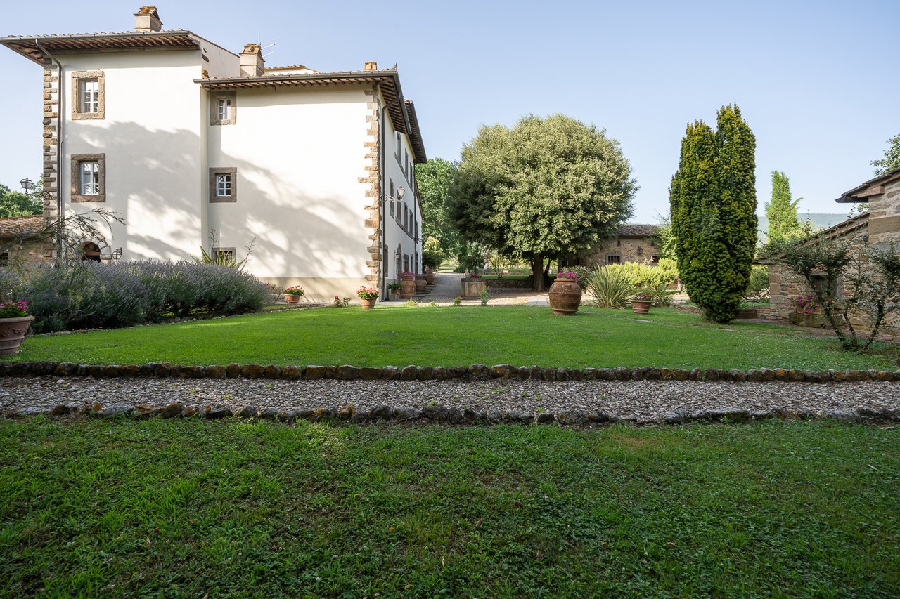 VILLA MECENATE