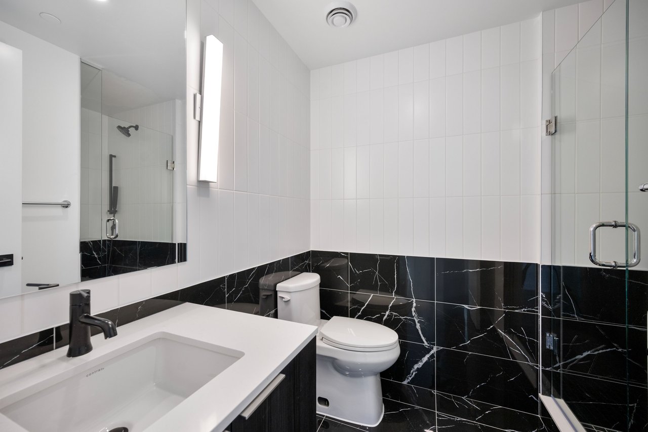 327 King Street W Unit: 4605