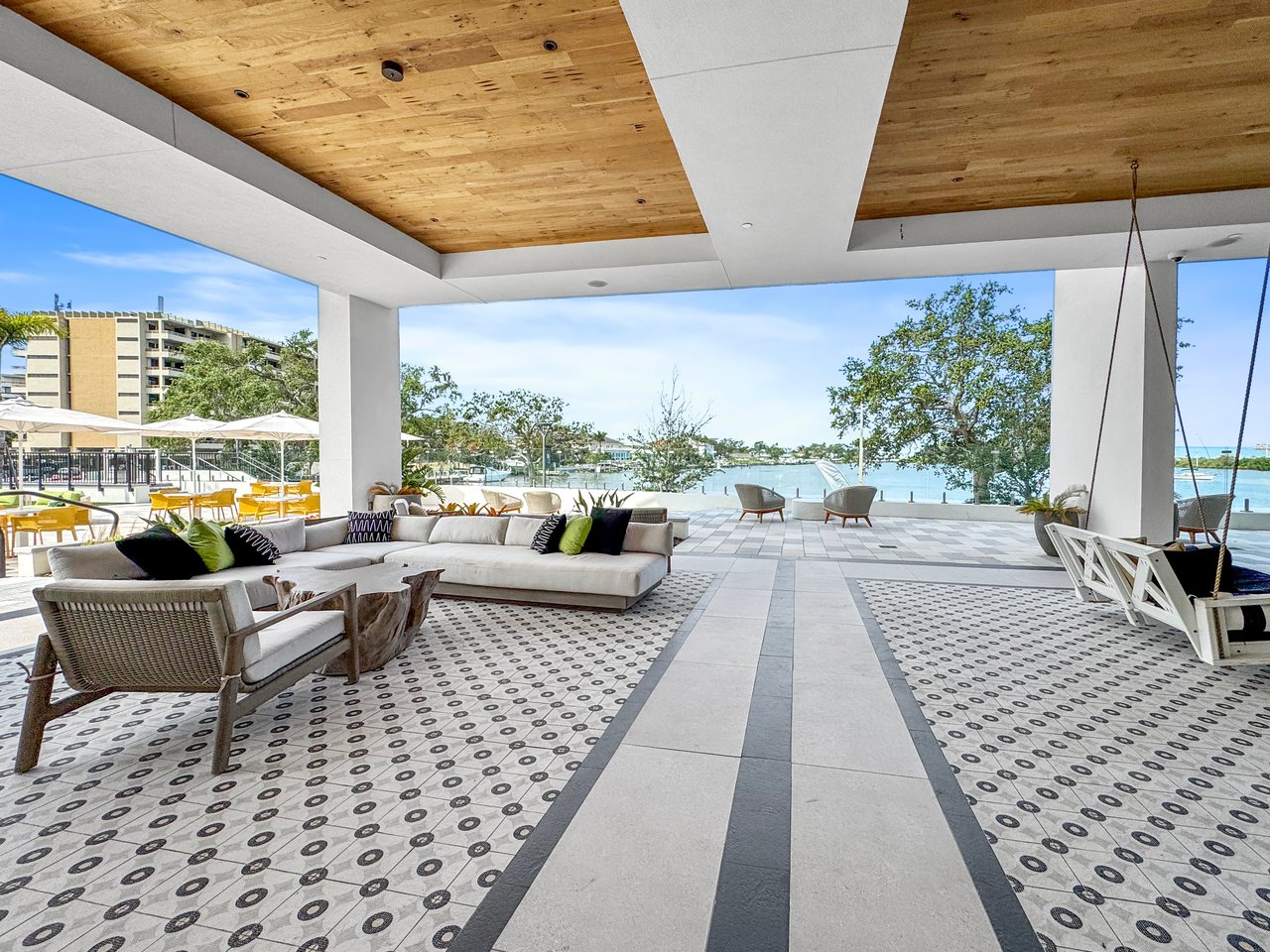 NOVEL BEACH PARK: WATERFRONT LUXURY LIVING