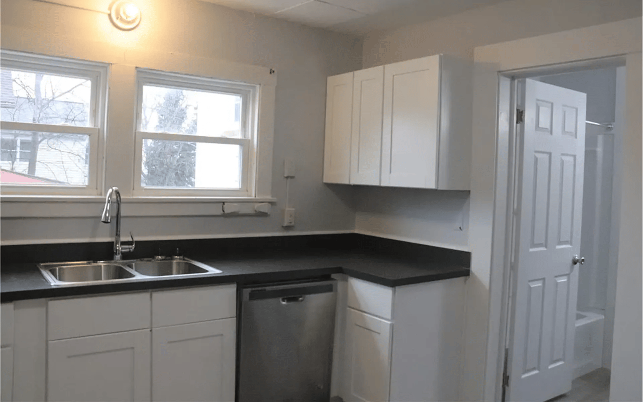 408-12 Hillview Pl