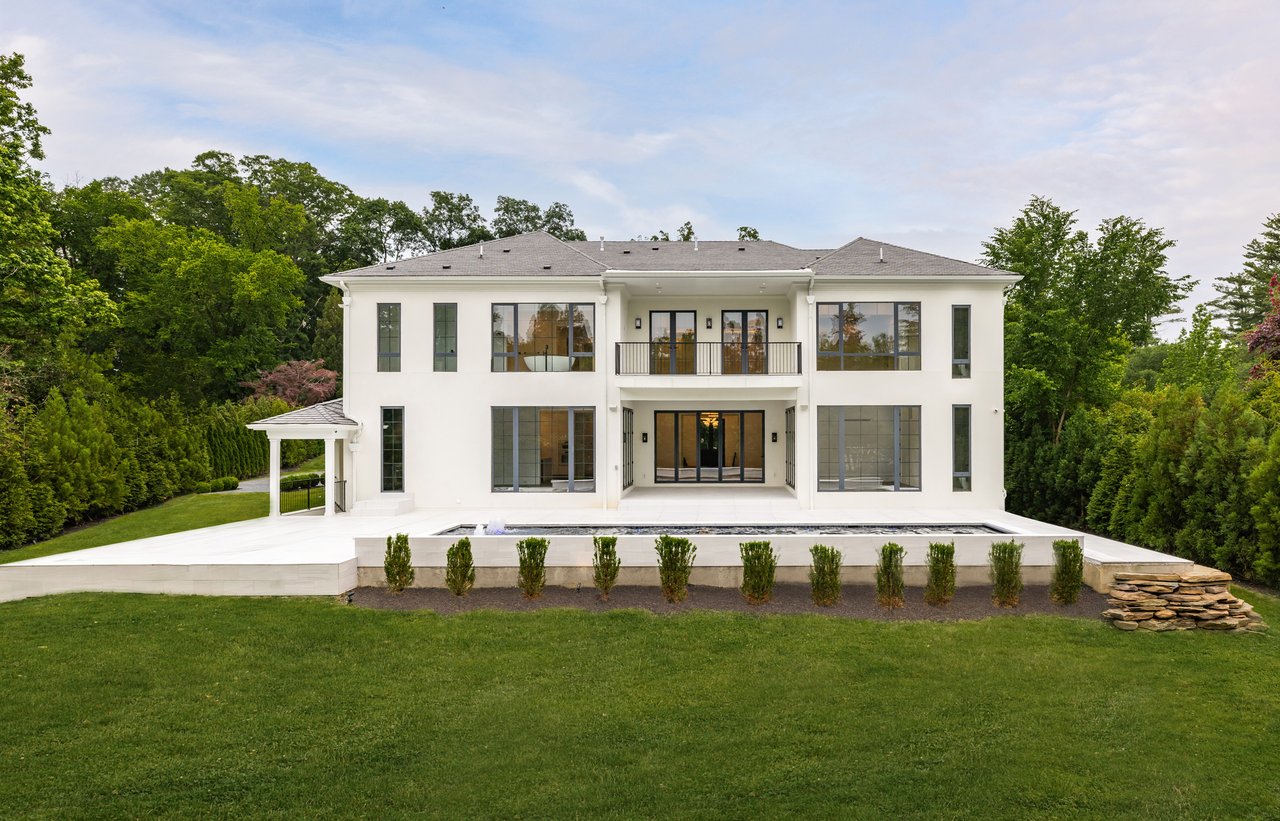 1102 Chain Bridge Road