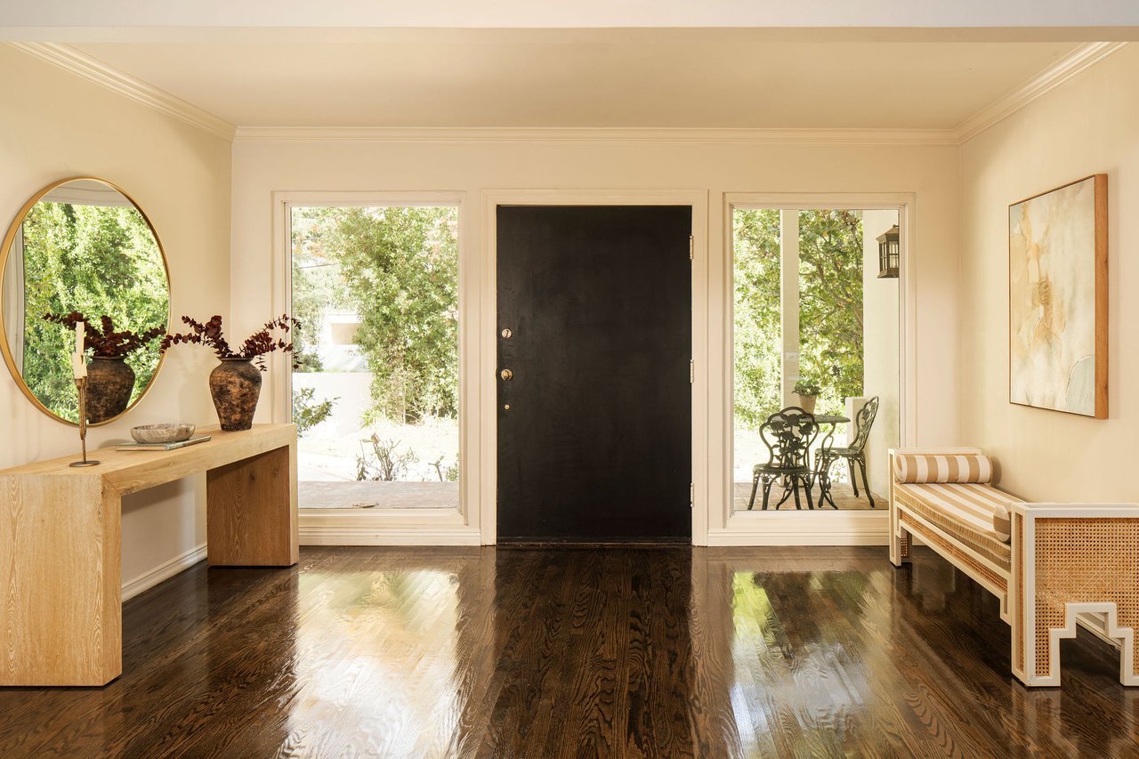 2533 Benedict Canyon Dr