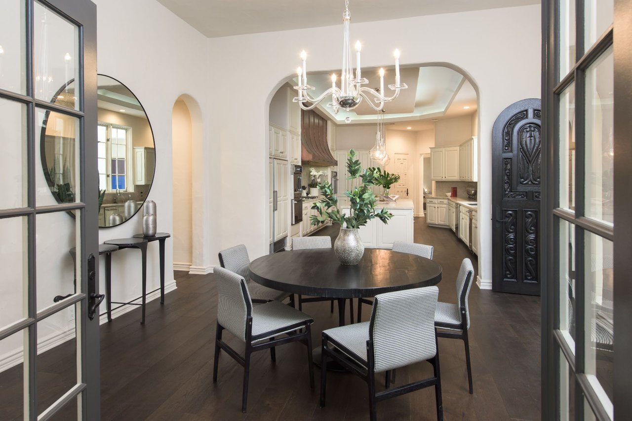 1275 Benedict Canyon Dr
