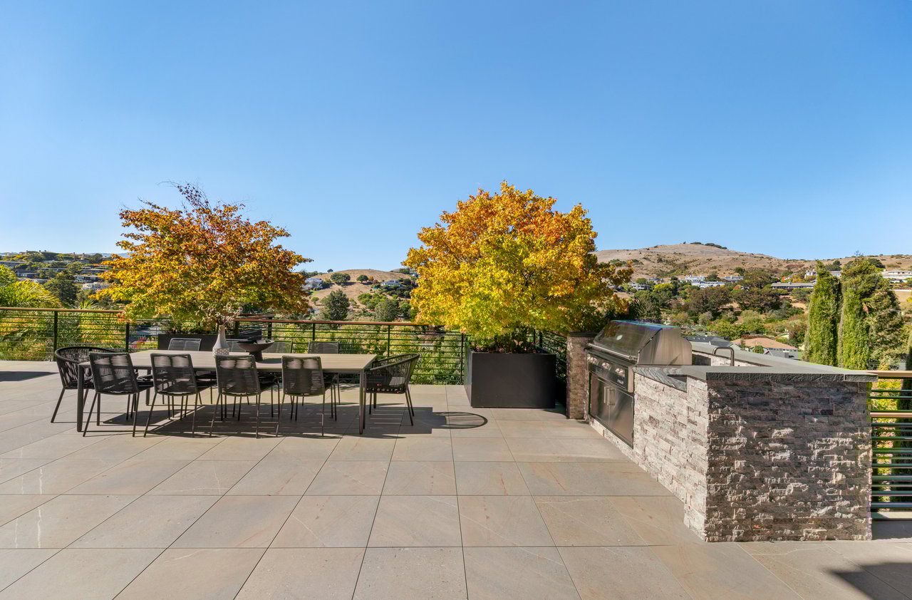 Modern Luxury - Completed in 2020