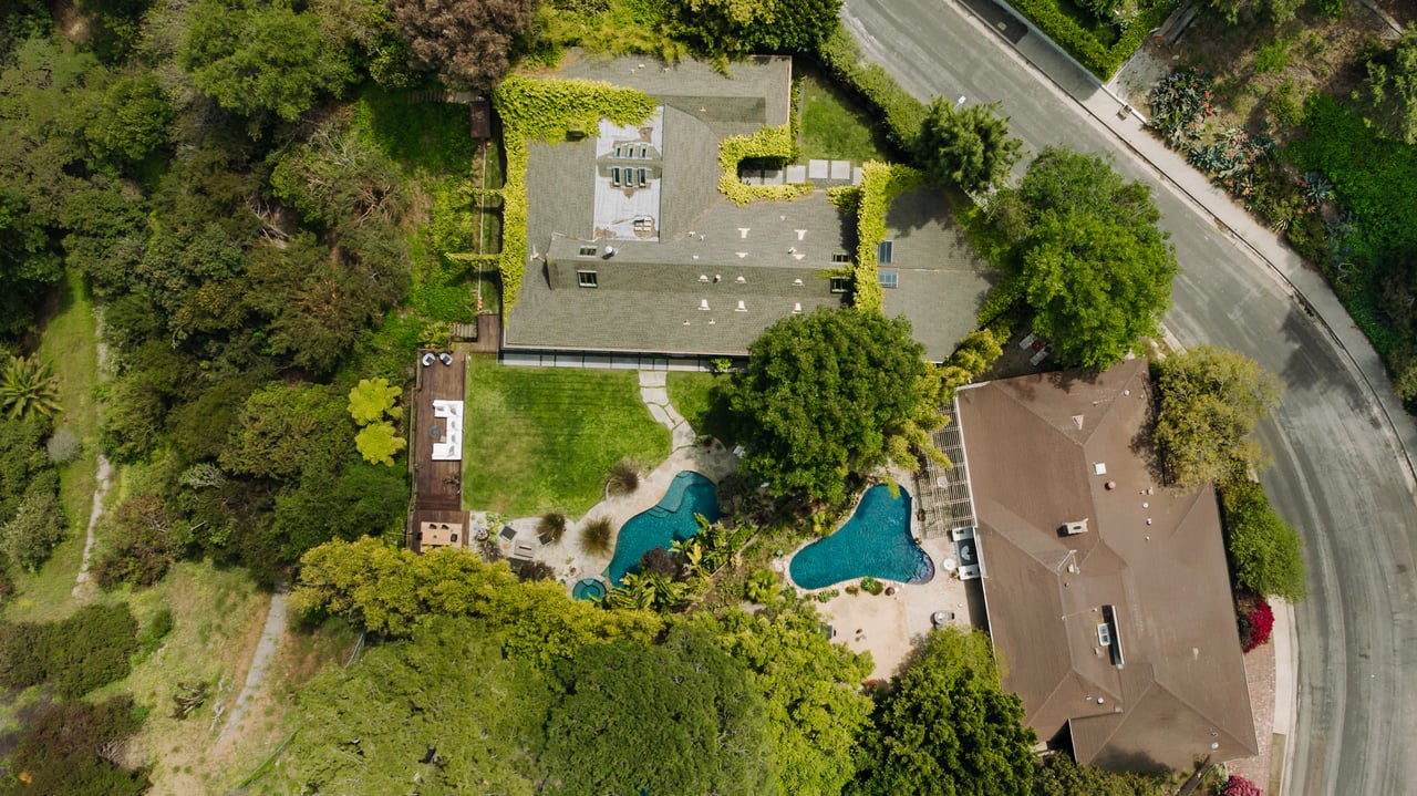 2220 Banyan Dr