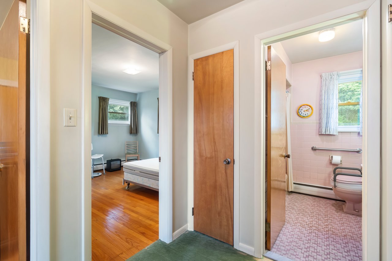 2186 Polk Valley Road