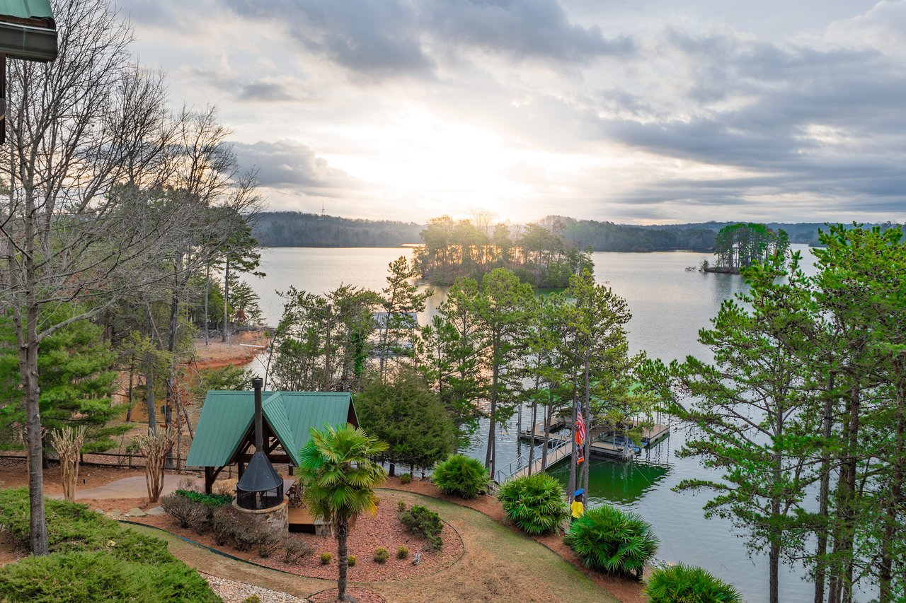 3406 Thunder Point