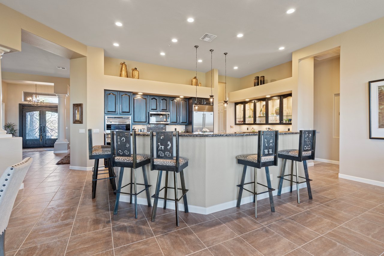 9812 E ROADRUNNER Drive