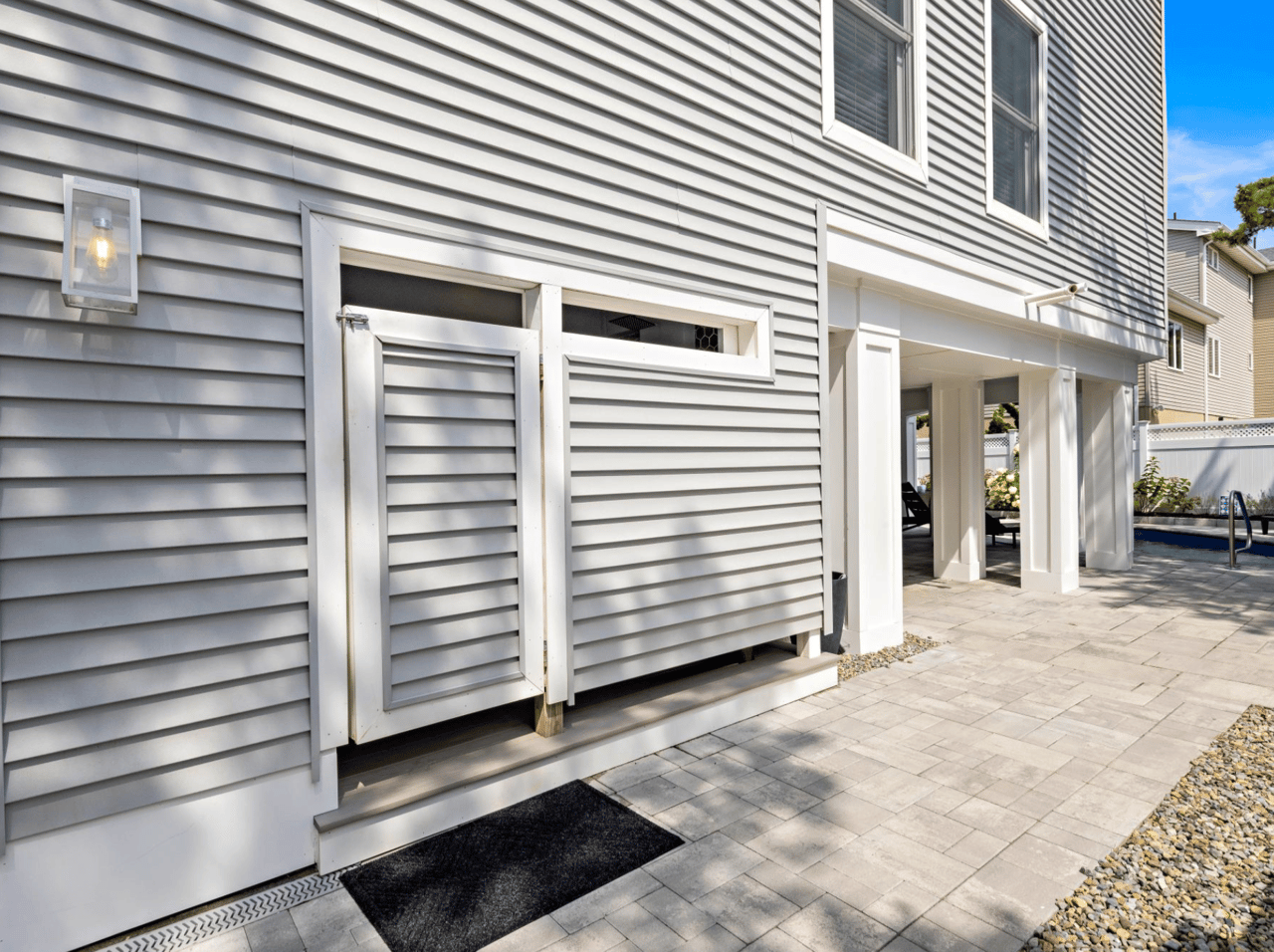 4 W Magnolia Ave 