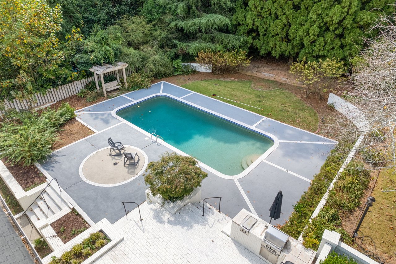 5650 Eden Roc Ln