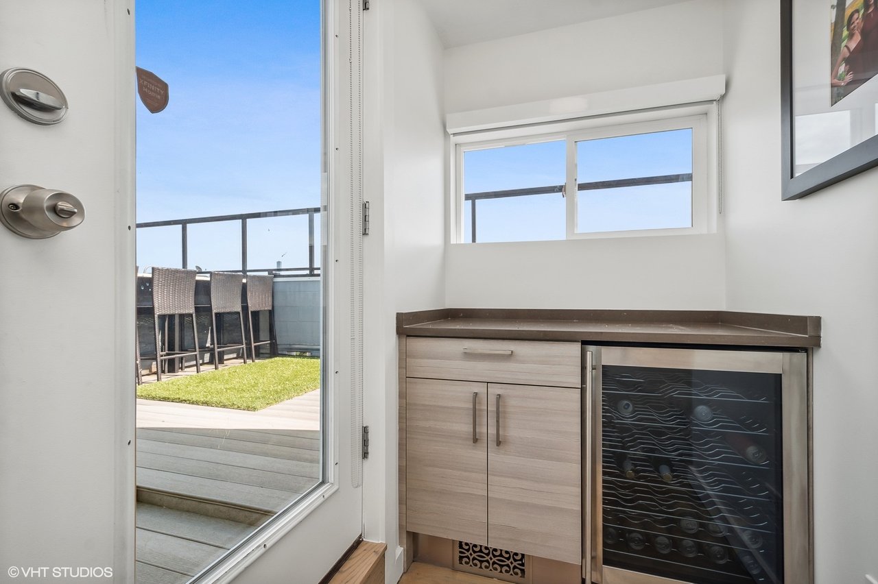 1547 N Wood St Unit 2