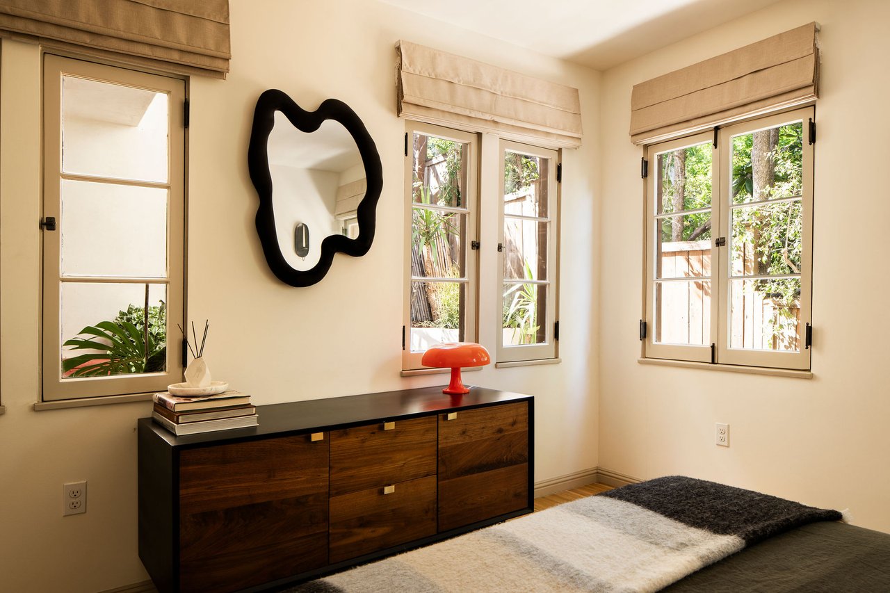 Vacant Trophy Silverlake Triplex With Reservoir Views
