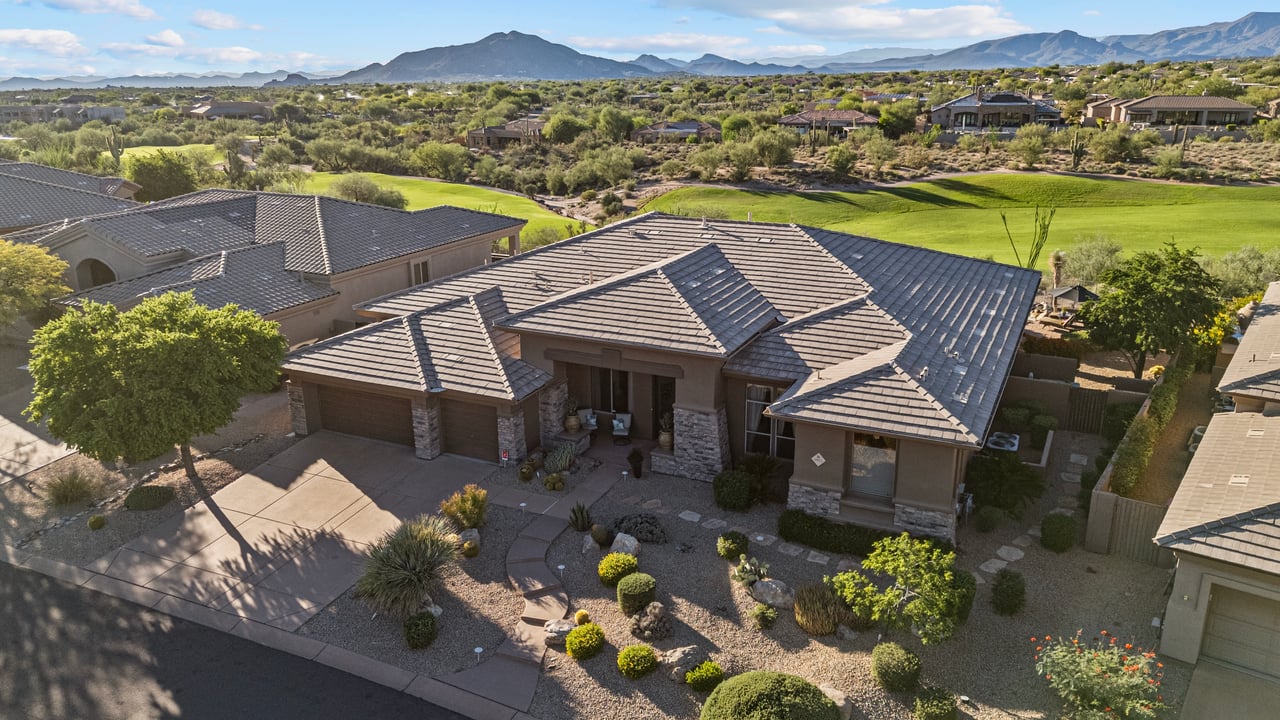 9812 E ROADRUNNER Drive