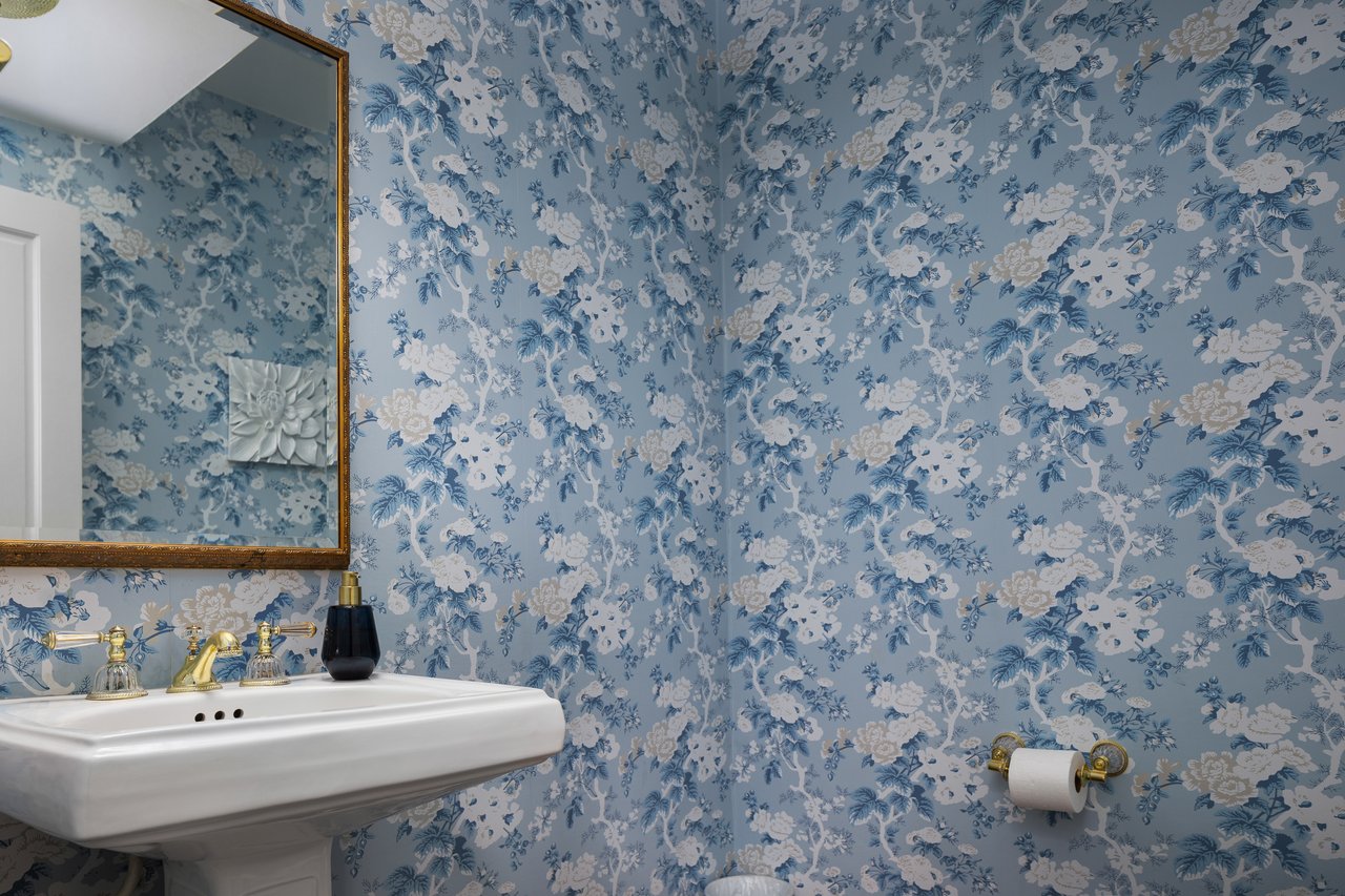 917 ENCANTO Drive SW