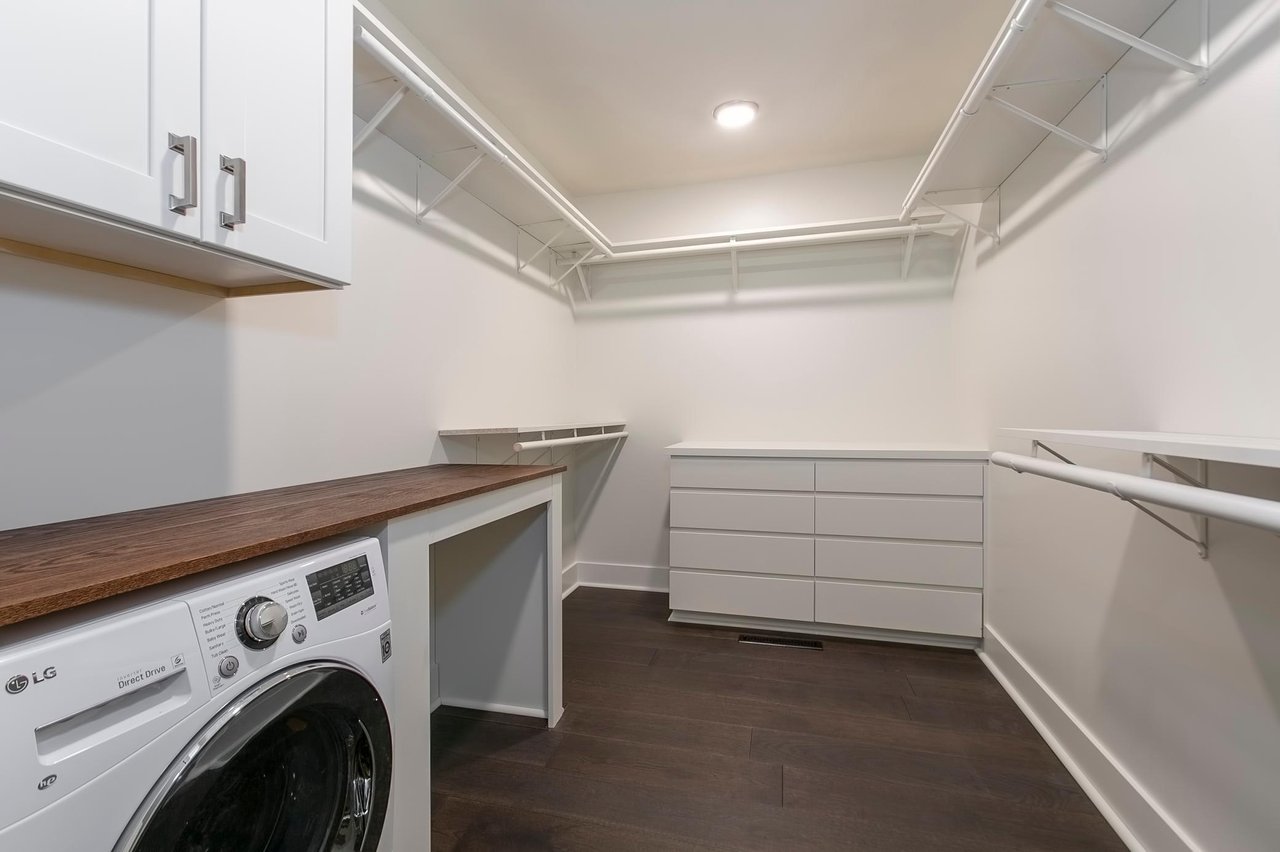 Beautifully Remodeled Bayswater Townhome!