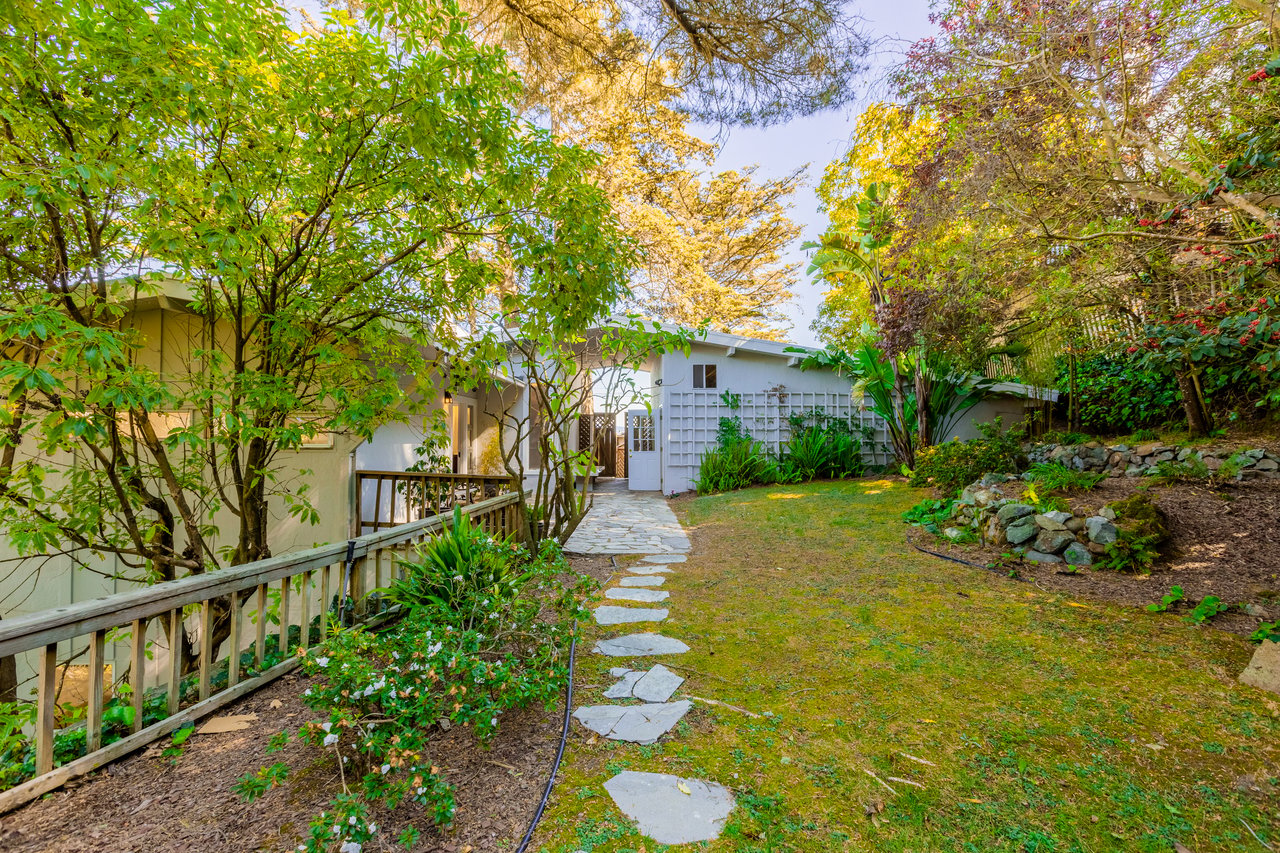 109 Marion Ave