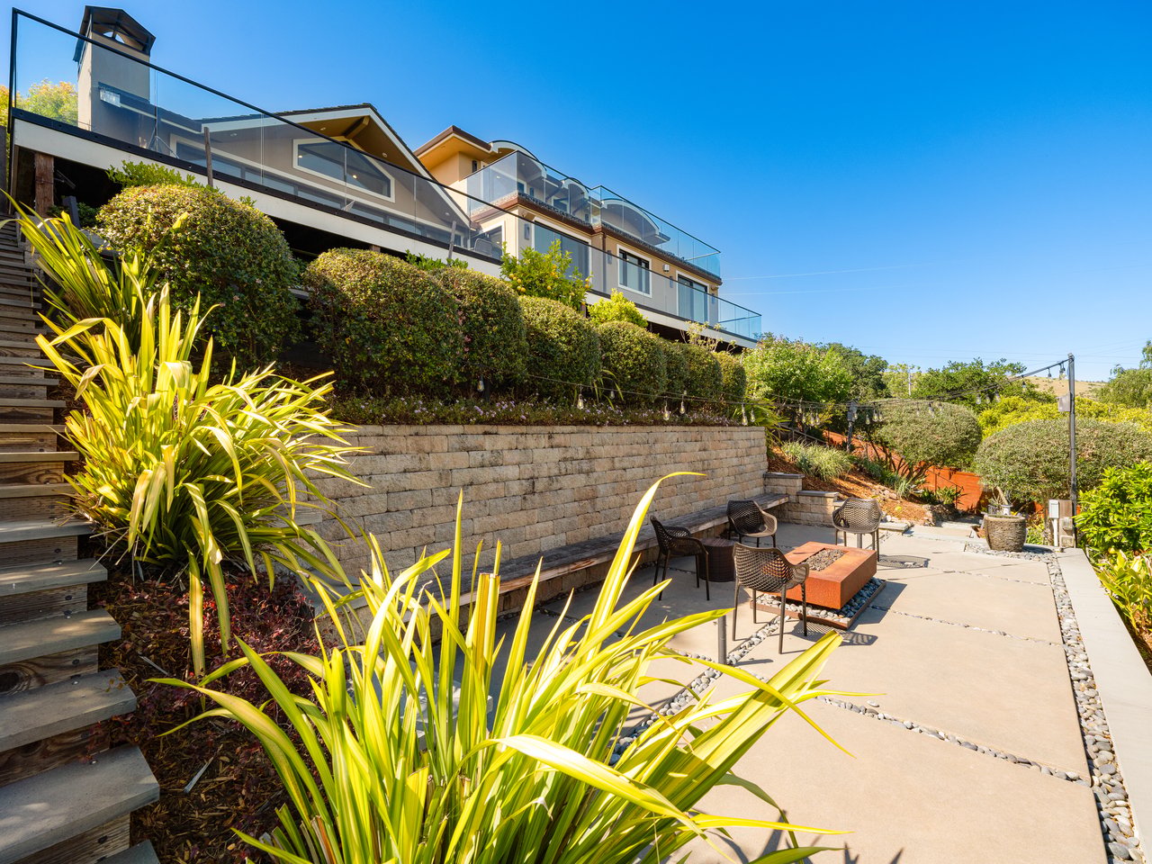 Stunning View Residence Built in 2015