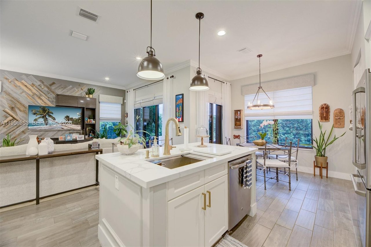 hialeah-home-for-sale-kitchen