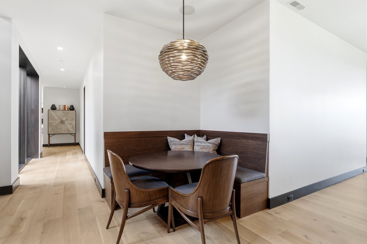 Top-of-Promontory Architectural Estate — Furnished & Turnkey - Front-Row Mountain Views