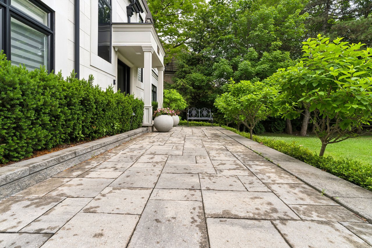 150 Sandringham Drive