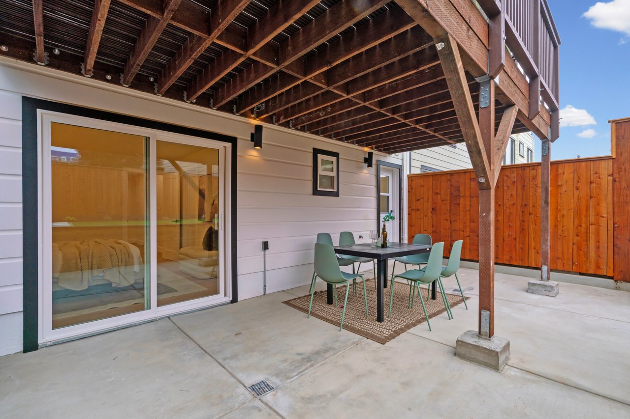 2210 39th Ave