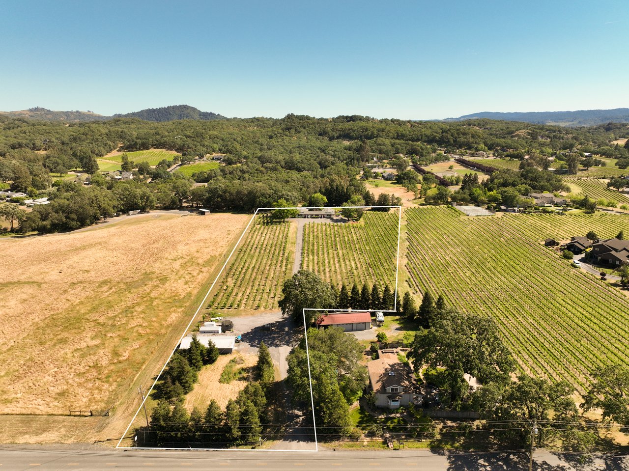 725 Lytton Station
