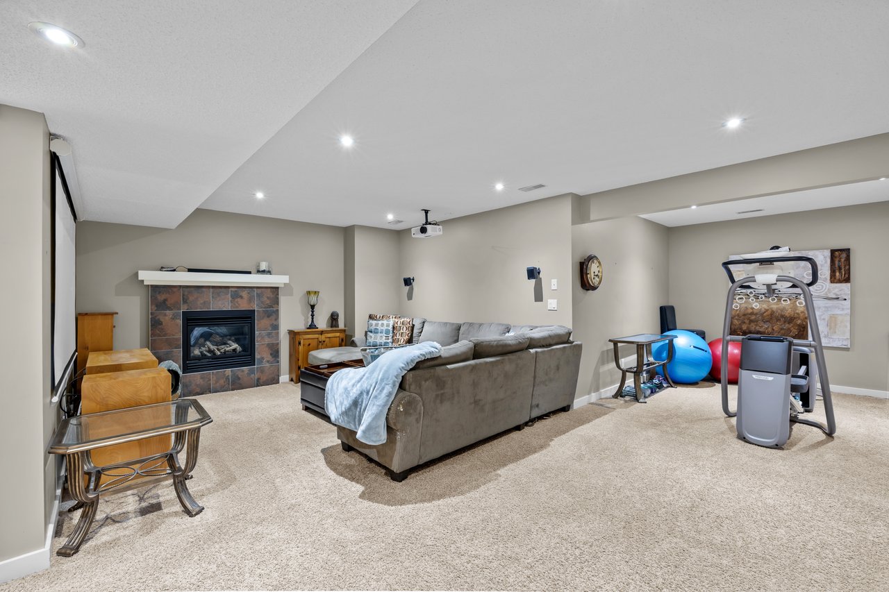113 Tusslewood Bay NW