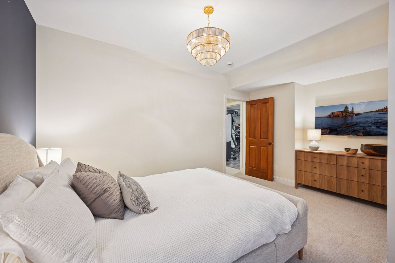 5321 Halifax Ave S, Edina