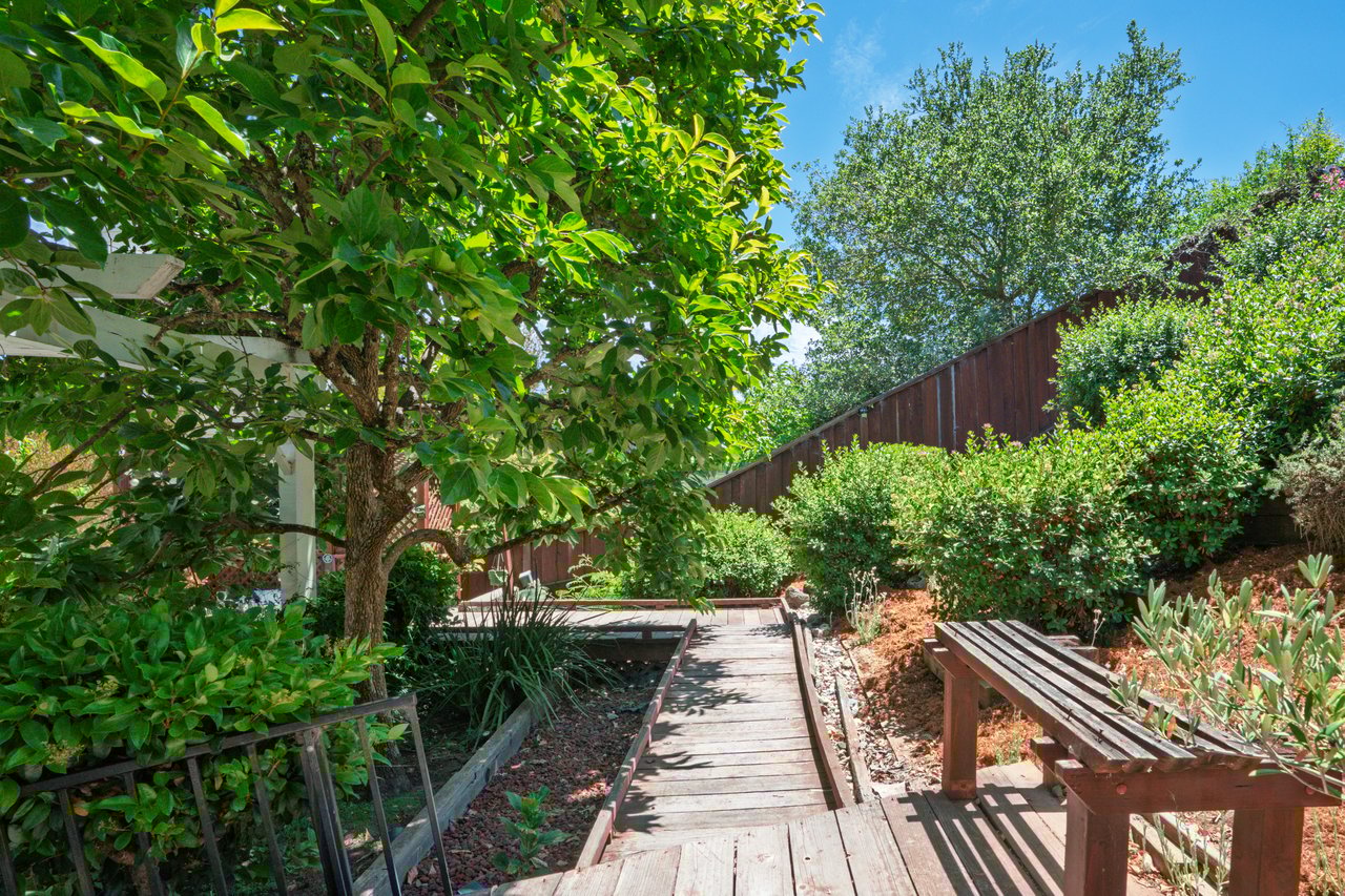 219 Butterfield Dr