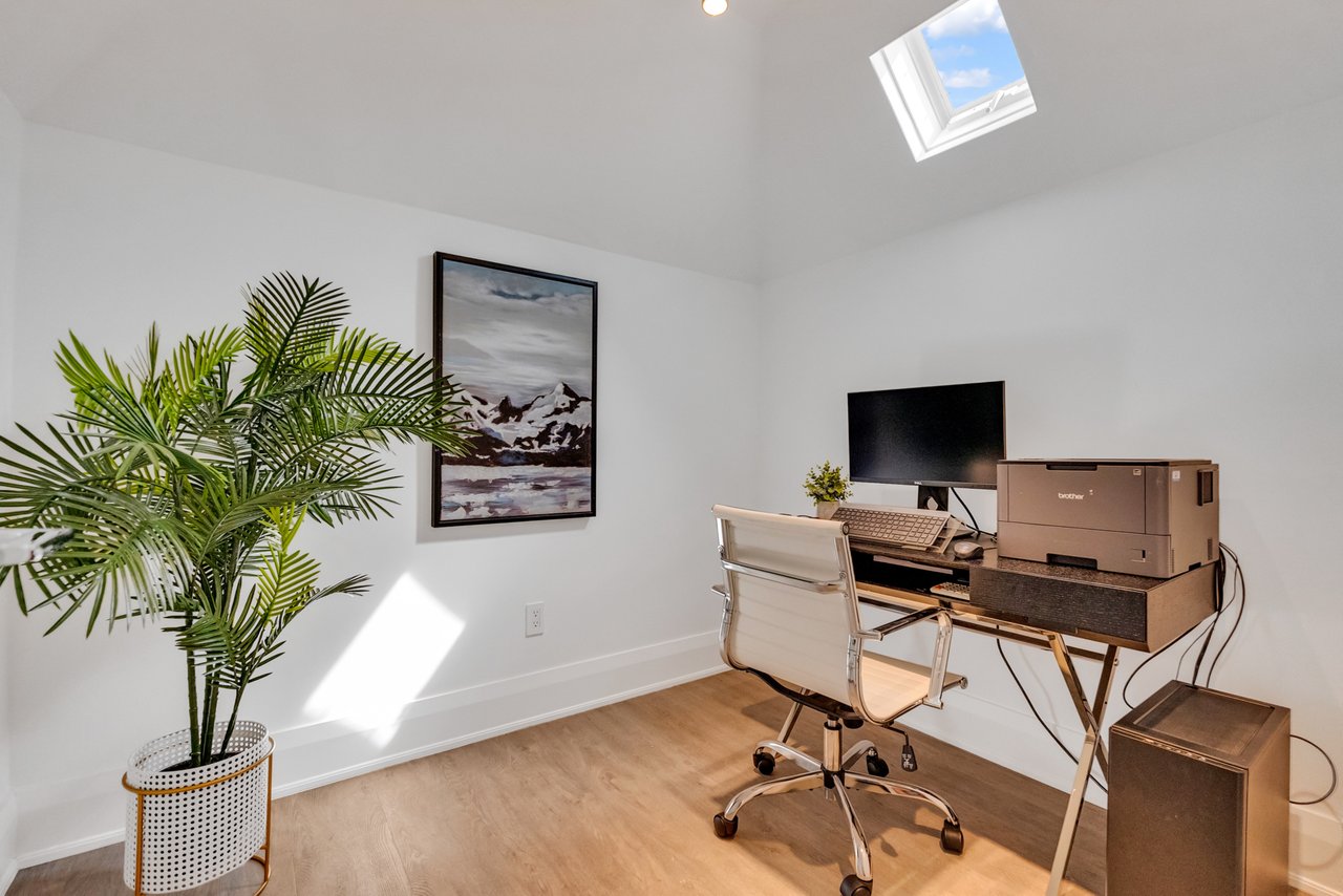 Gorgeous Upgraded Residence
