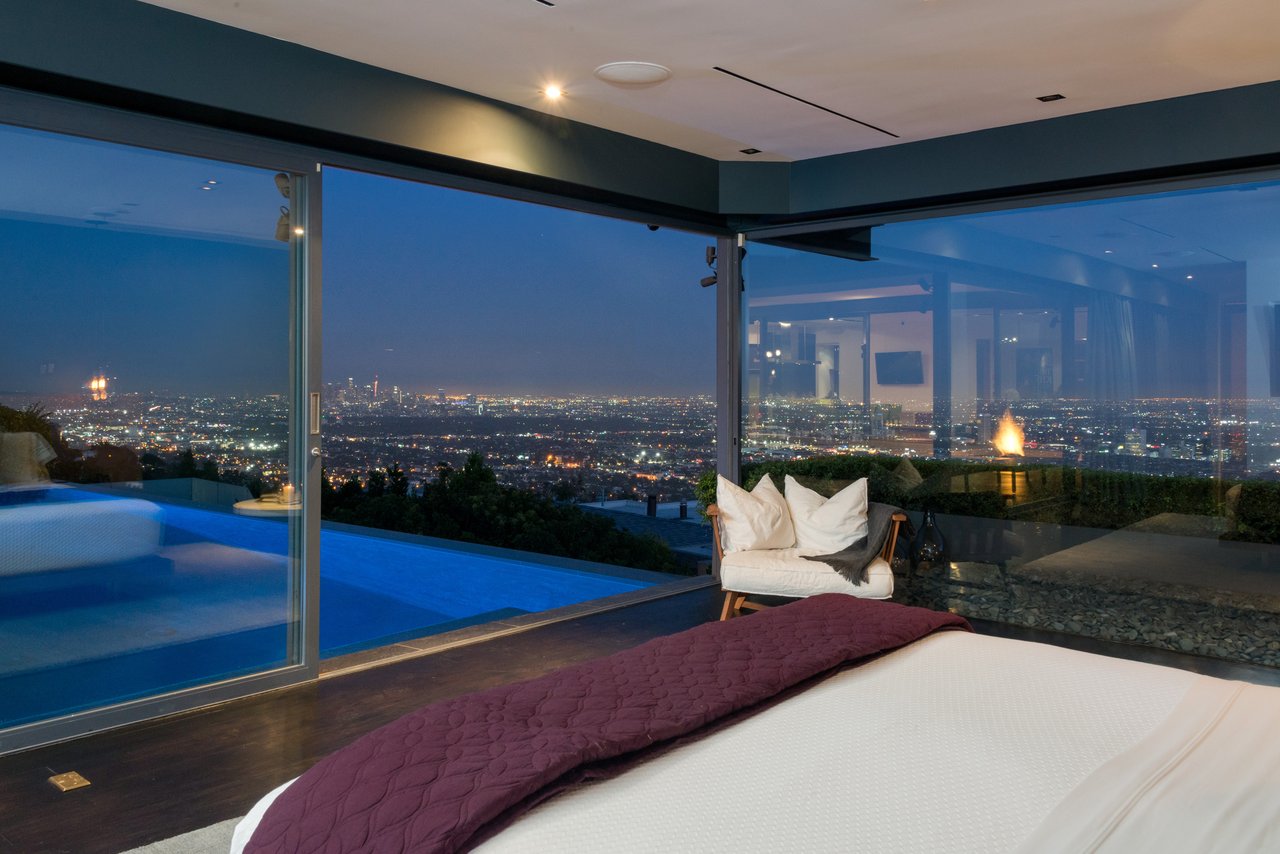 9010 Hopen Place, Sunset Strip