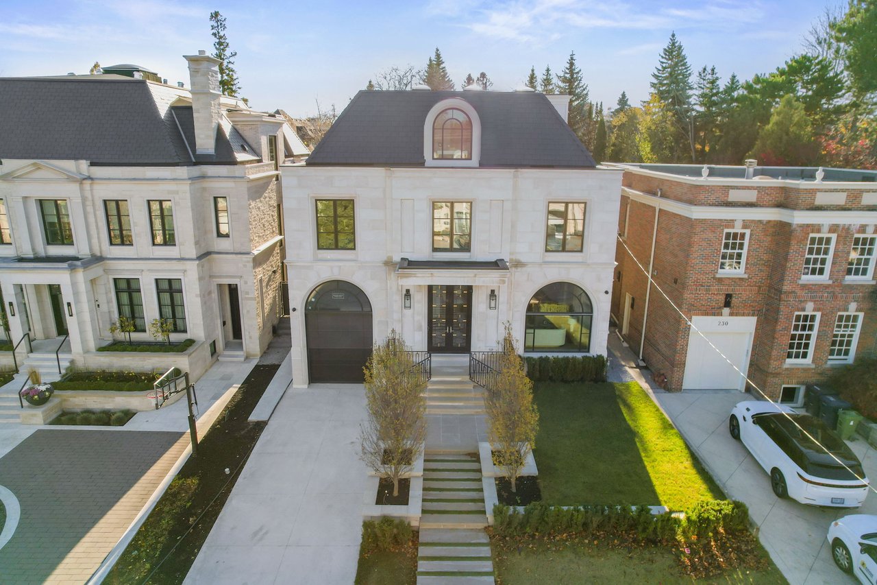 Prestigious Dunvegan Rd