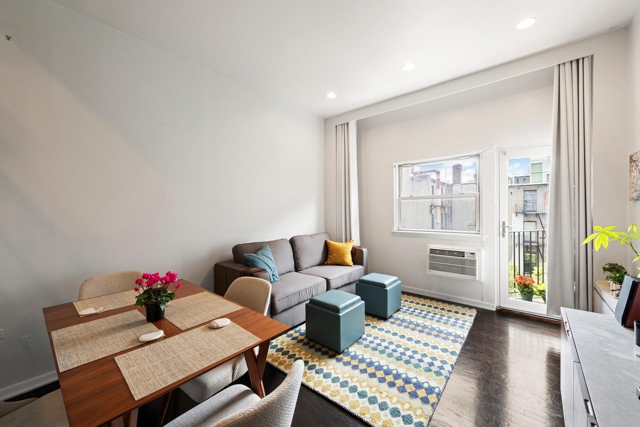 211 Thompson St, 4N, Greenwich Village