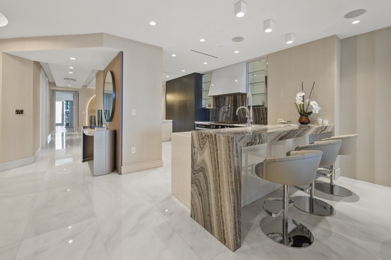 17901 Collins Ave # 3003