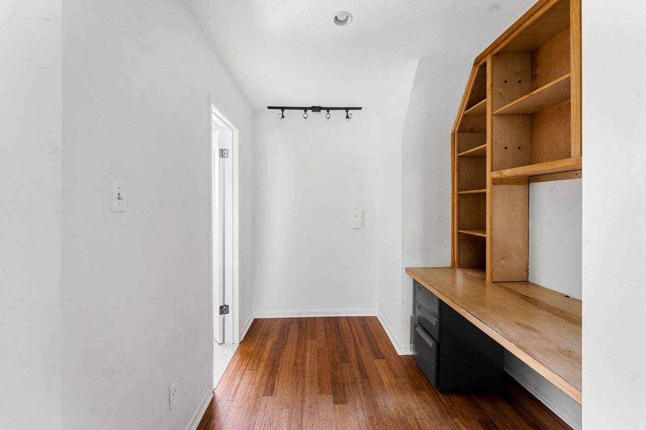 10634 Glass Mountain Trail