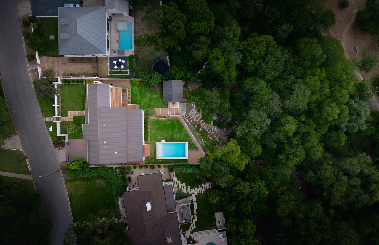 1103 Gaston Ave