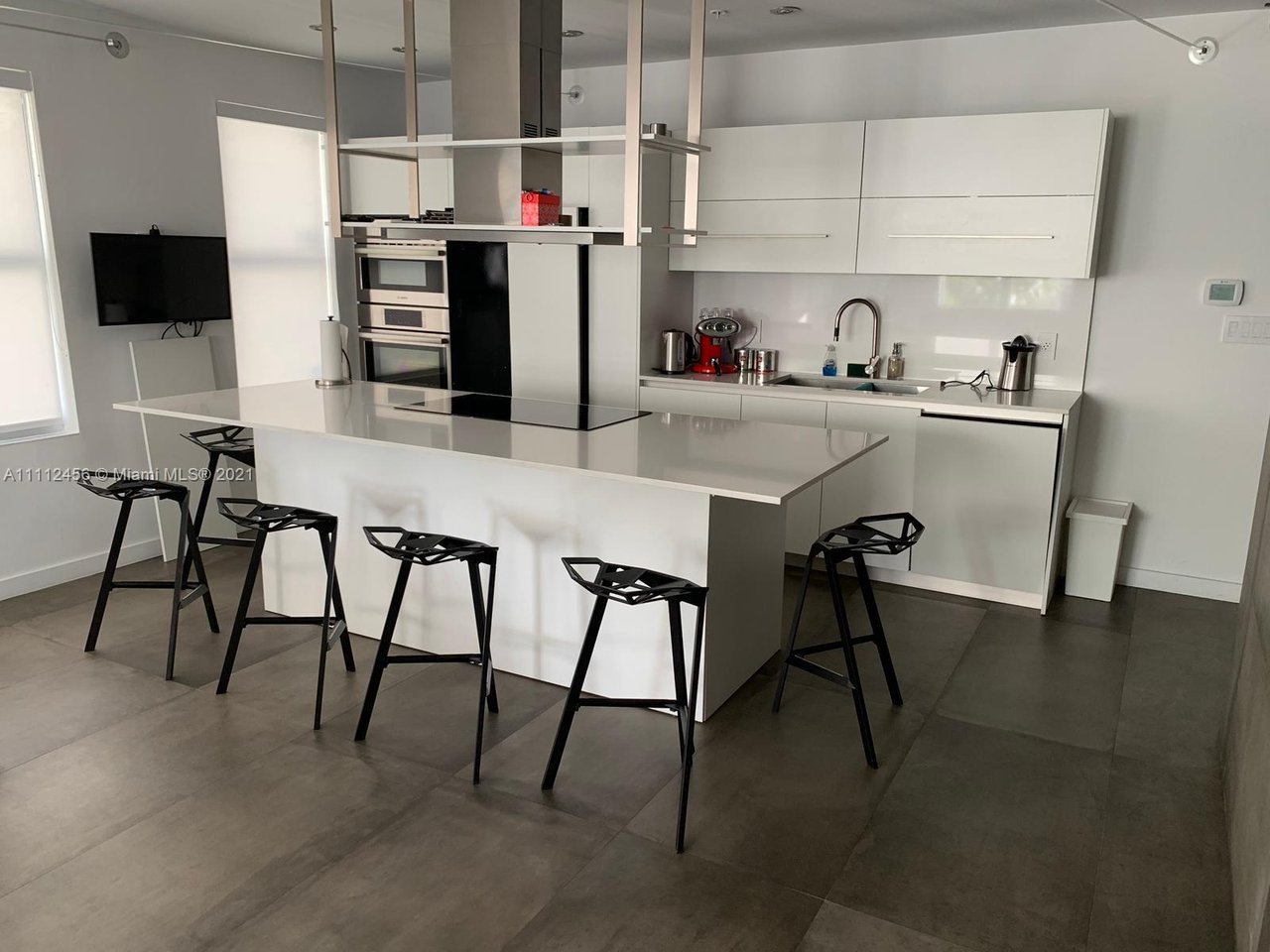 1611 Meridian Ave Unit #301