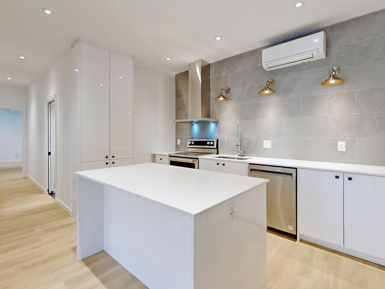 17 Humewood Dr Suite 2