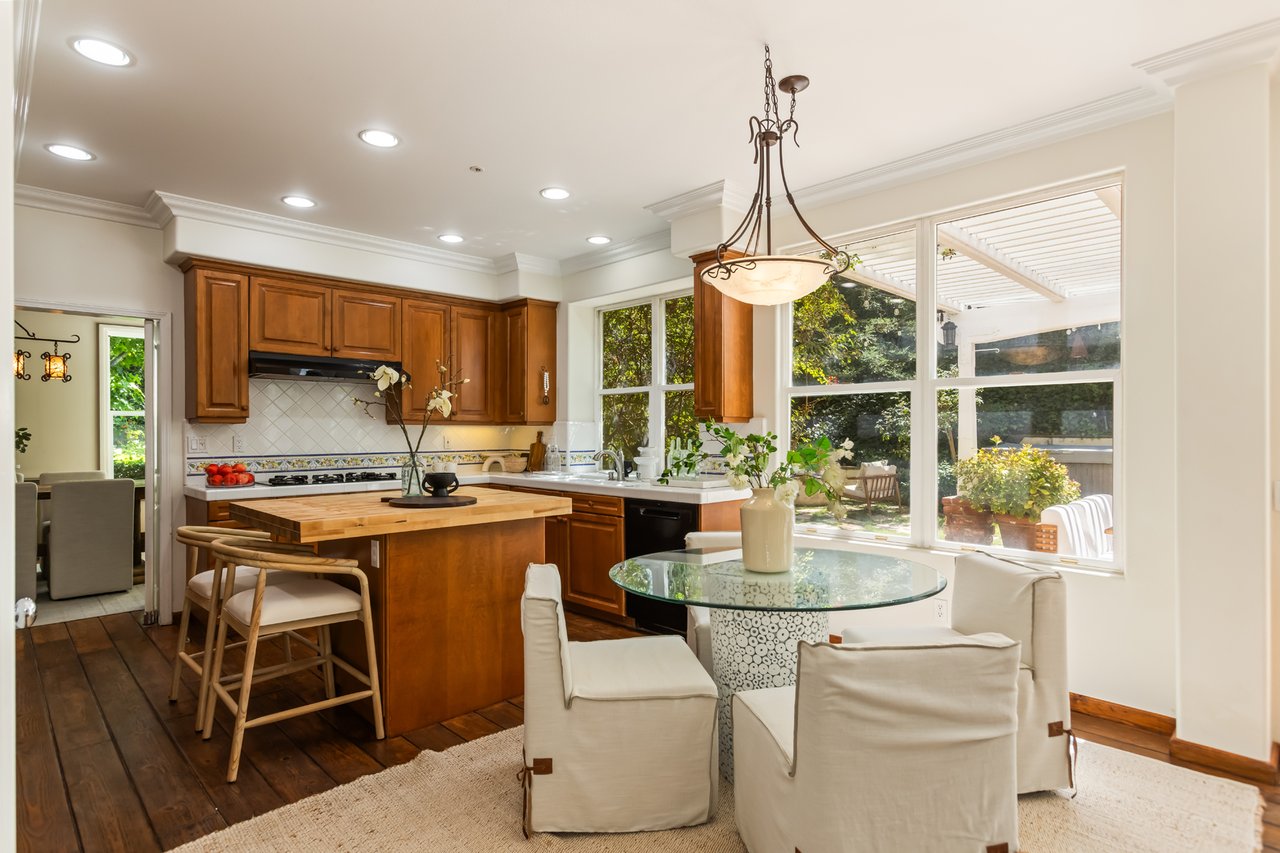 5985 Vista De La Luz