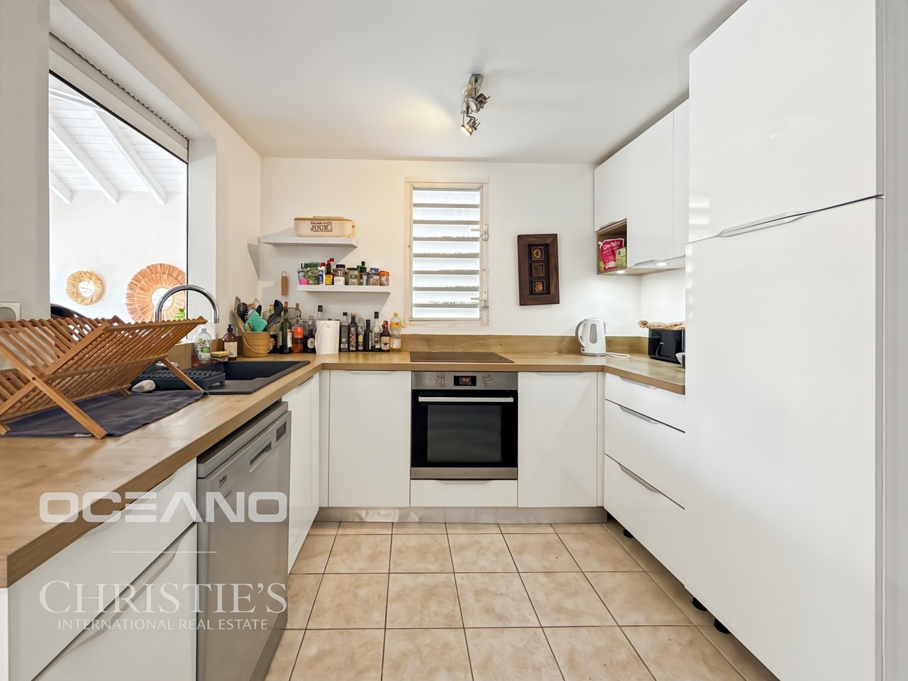 EXCLUSIVE - 2 bedrooms Townhouse with a pool